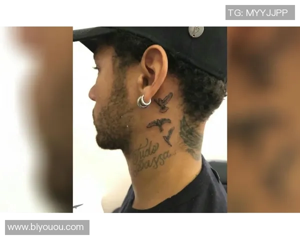 足球明星纹身眼睛图案女性风格解析与设计灵感分享 足球明星纹身眼睛图案女性风格解析与设计灵感分享